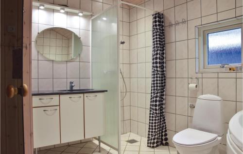  Awesome Home In Ringkbing With 4 Bedrooms, Sauna And Wifi in Søndervig