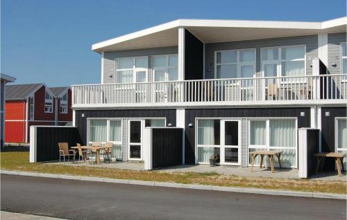 . Nice Apartment In Lkken With 4 Bedrooms, Sauna And Wifi