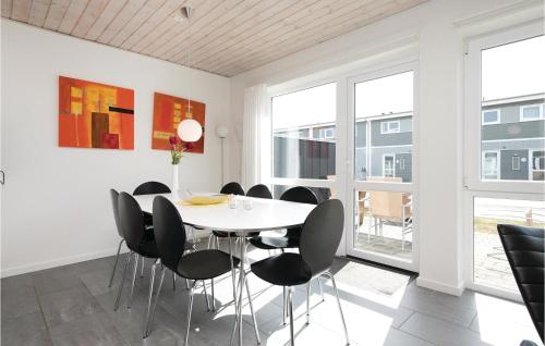 Nice Apartment In Lkken With 4 Bedrooms, Sauna And Wifi in Lökken
