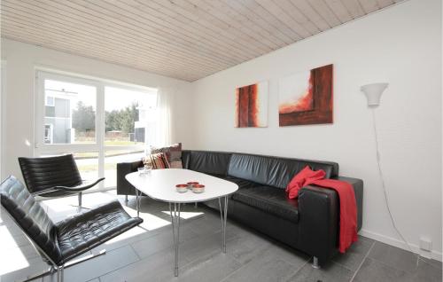 Nice Apartment In Lkken With 4 Bedrooms, Sauna And Wifi in Lokken