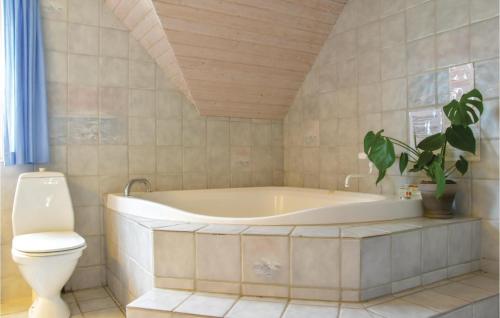 Bathroom, Amazing Home In Ringkøbing With Sauna in Ringkobing