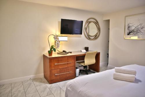 Travelodge by Wyndham Crescent City image 15