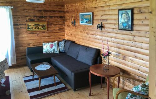 2 Bedroom Amazing Home In Hedekas in Hedekas