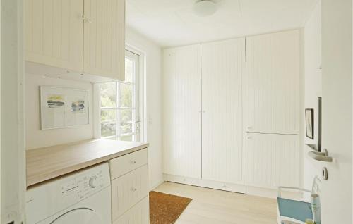  Beautiful Home In Svaneke With 3 Bedrooms And Wifi in Svaneke