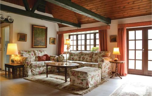 Three-Bedroom Holiday Home In Kirke Eskilstrup in Hvalso