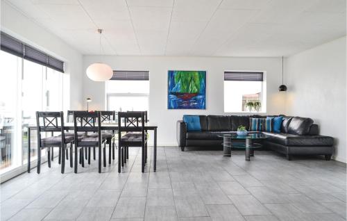  Three-Bedroom Holiday Home In Ulfborg in Thorsminde