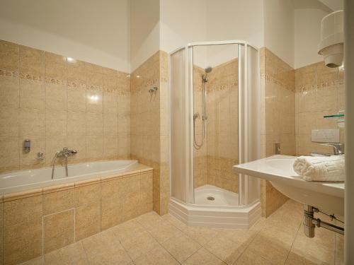 EA Zámecký Hotel Hrubá Skála