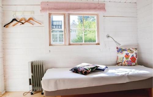 2 Bedroom Cozy Home In Hornbk