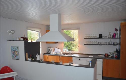 Kitchen, Holiday Home Skovlindvej Væggerløse Iii in Vaeggerlose