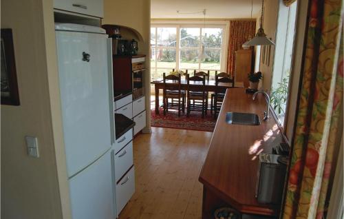 virtuve, Holiday Home Rudbjerg Strandvej in Dannemare