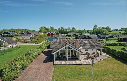 Lovely Home In Aabenraa With Kitchen