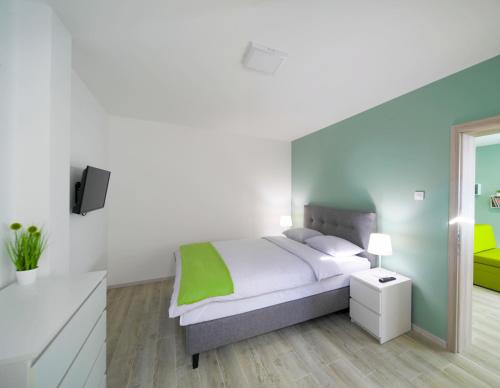 Live & Sleep - image 2