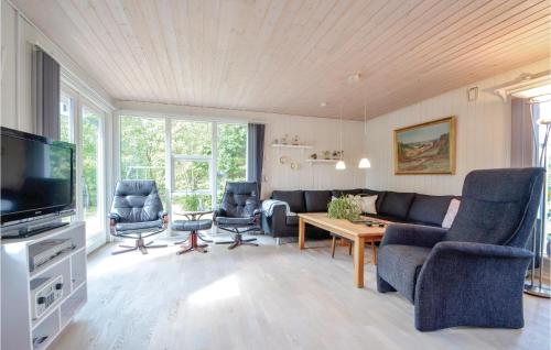  3 Bedroom Amazing Home In Thyholm in Thyholm
