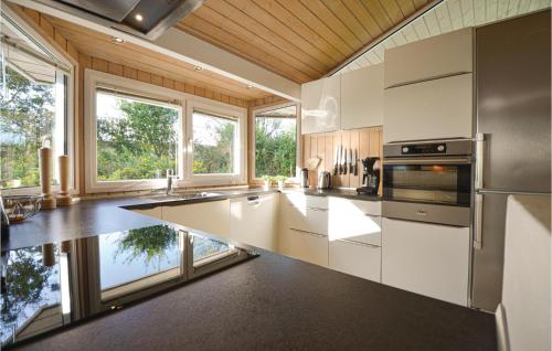 廚房, Holiday Home Poppelvej Ebeltoft Xii in 埃貝爾托夫特縣