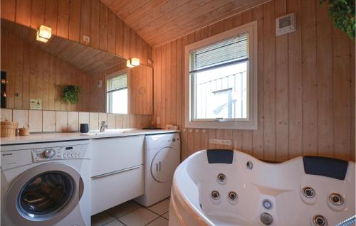 浴室, Holiday Home Poppelvej Ebeltoft Xii in 埃貝爾托夫特縣