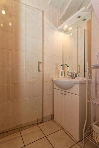 Vannituba, gite de Sauviat 25 chemin du grand Pacher le bourg de Sauviat 63120 in Sauviat
