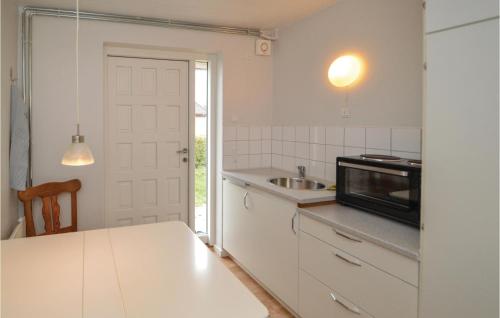 Kitchen, Awesome Apartment In Ribe With Kitchen in Ribe