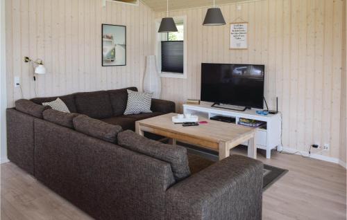  Three-Bedroom Holiday Home In Rudkobing in Spodsbjerg