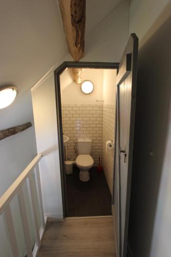 Bathroom, Lava Lodge in Espinasse
