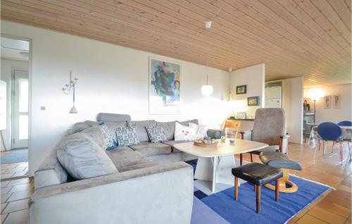 Five-Bedroom Holiday Home In Thisted in Sonder Vorupor