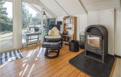  Two-Bedroom Holiday Home In Blavand in Blåvand