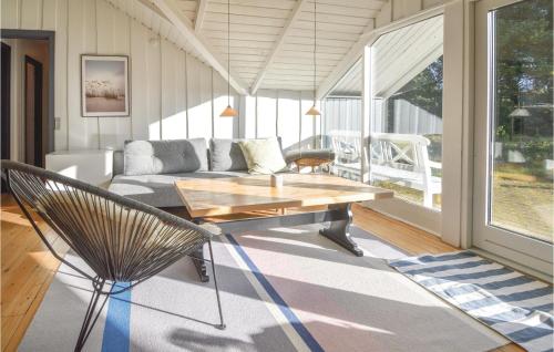  Two-Bedroom Holiday Home In Blavand in Blåvand