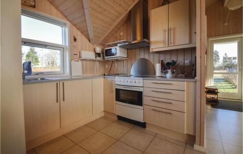 Cocina, Two-Bedroom Holiday Home In Hovborg in Hovborg