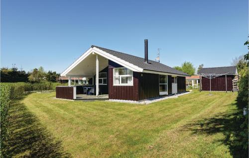  Amazing Home In Hadsund With 3 Bedrooms, Sauna And Wifi, Pension in Nørre Hurup bei Kongerslev