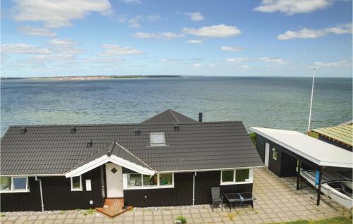  Cozy Home In Roslev With Wifi in Roslev