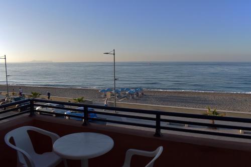Blue Sky Hotel Apartments - image 12
