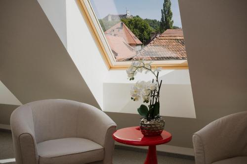 Art Hotel - image 3