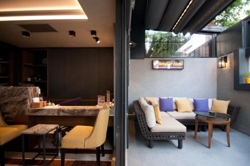 Seraglio Hotel & Suites - image 25