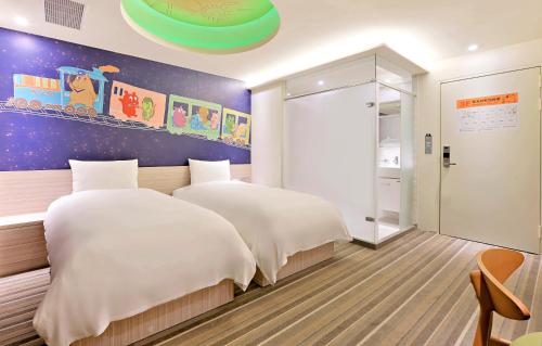 room detail thumbnail 1