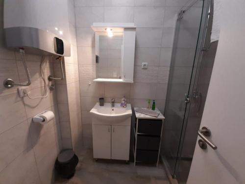 Apartment Queen - image 9