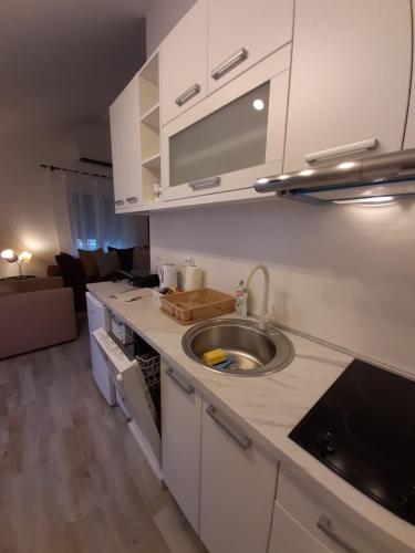 Apartment Queen - image 11