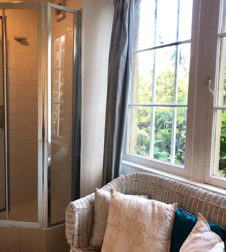 Lauras Townhouse Apartments Head Masters Retreat, Bath (photo 10)