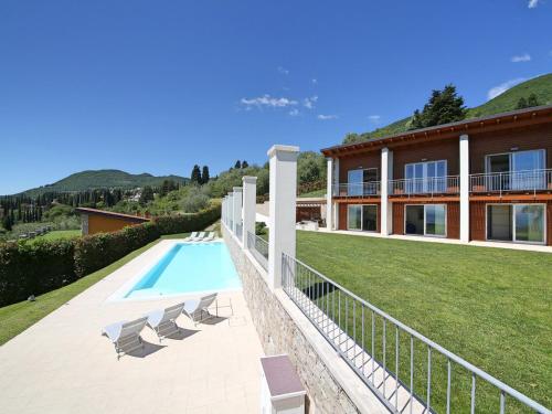  Gardone Riviera Villa Sleeps 10 Pool Air Con WiFi, Pension in Gardone Riviera