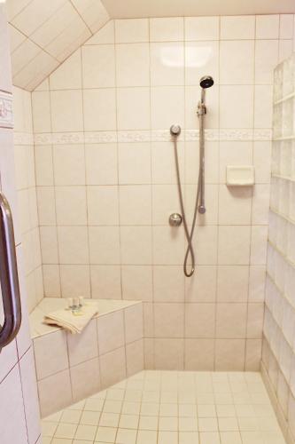 Kaanapali Beach Vacation Rental - Tap to explore photos