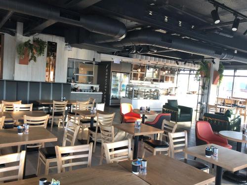 Restaurante, Ramada Suites by Wyndham Auckland Manukau Pacfic Centre in Auckland