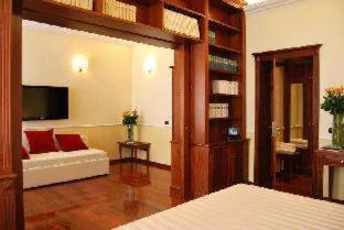 Luxury Ludovisi Rooms, Рим (фото 3)