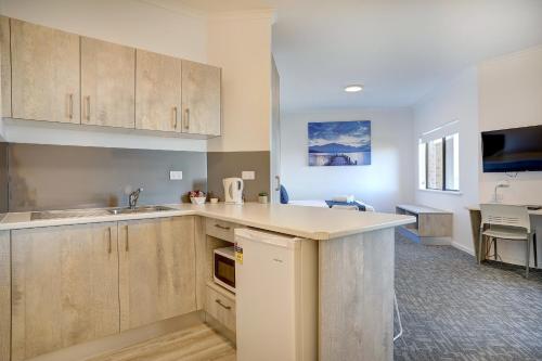 ห้องครัว, ลิมานี โมเต็ล (Limani Motel) in พอร์ทลินคอล์น