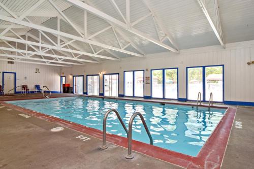 Williamsburg Camping Resort One Bedroom Cabin 6 in Toano