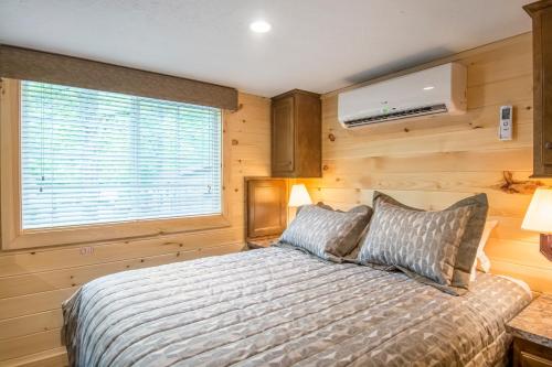 Williamsburg Camping Resort One Bedroom Loft Cabin 4 - main image