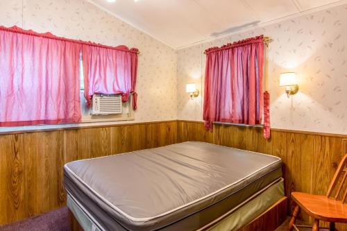 Williamsburg Camping Resort Wheelchair Accessible Park Model 7 in Toano