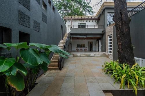 Exterior view, SaffronStays Odeon in Lonavala