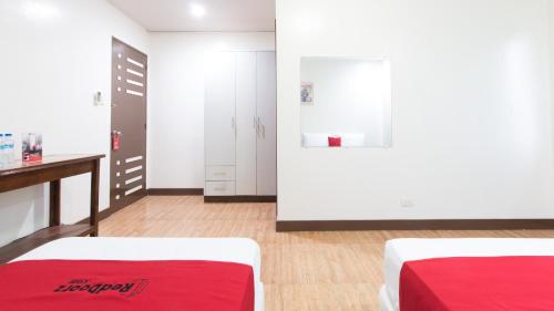 RedDoorz @ San Jose Tagbak Jaro Iloilo