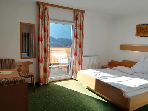Hotel Pension Sonnenuhr photo 1
