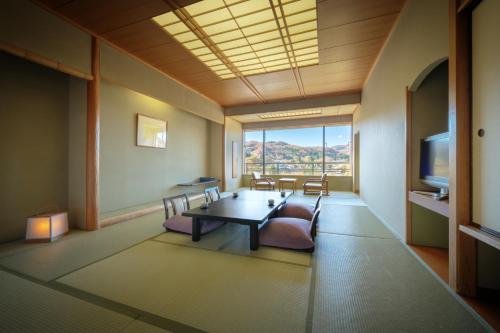 Japanese-Style Room - Upper Floor - Non-Smoking