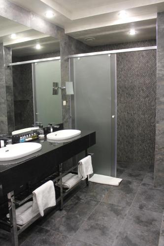 Erebuni Hotel Yerevan - image 8