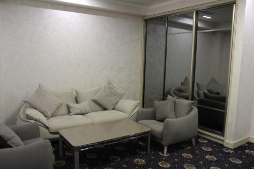 Erebuni Hotel Yerevan - image 9